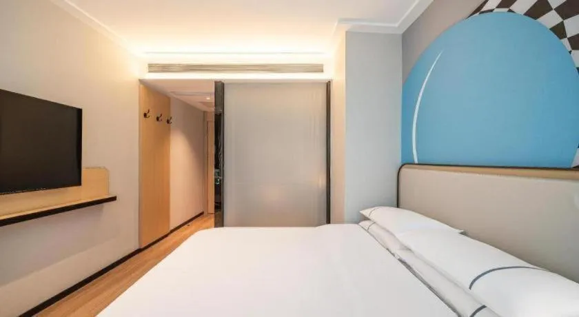 Bed in City Comfort Inn Guangzhou Tiyu West Road Metro Station