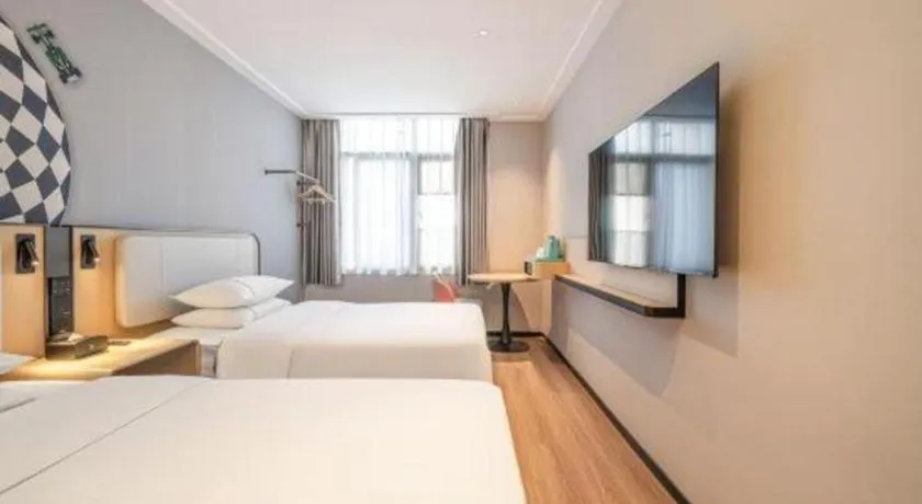 Bed in City Comfort Inn Guangzhou Tiyu West Road Metro Station