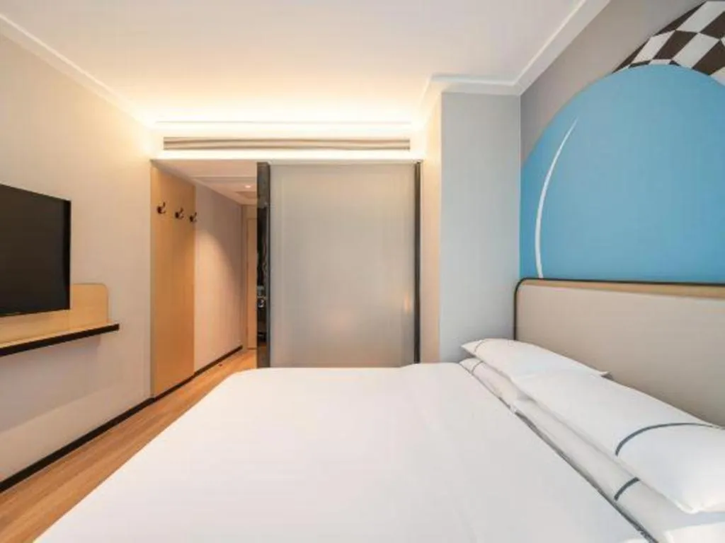 Bed in City Comfort Inn Guangzhou Tiyu West Road Metro Station