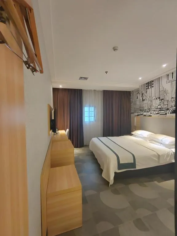 Bed in City Comfort Inn Guangzhou Tiyu West Road Metro Station