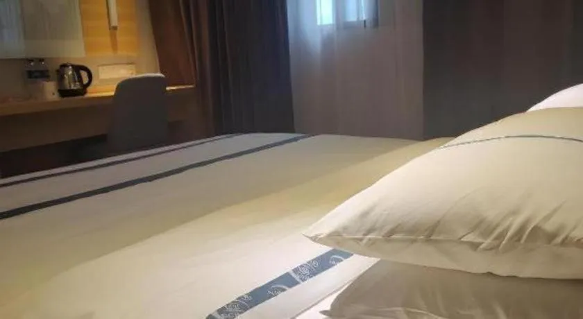 Bed in City Comfort Inn Guangzhou Tiyu West Road Metro Station