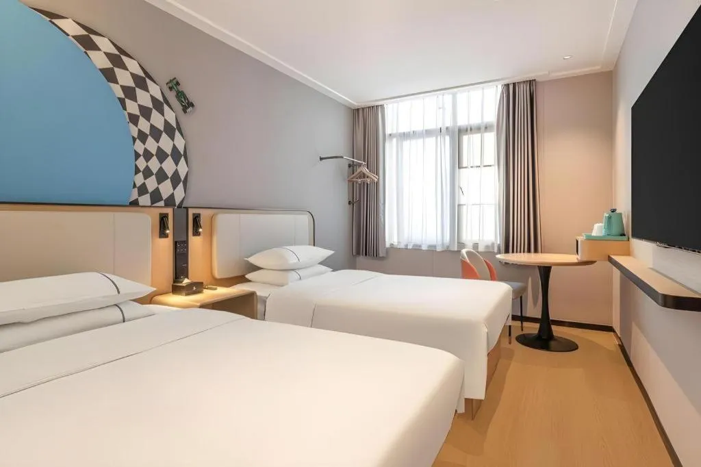 Bed in City Comfort Inn Guangzhou Tiyu West Road Metro Station