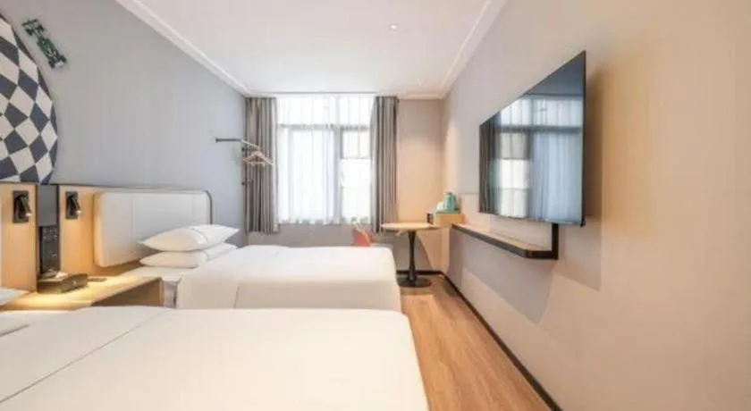 Bed in City Comfort Inn Guangzhou Tiyu West Road Metro Station