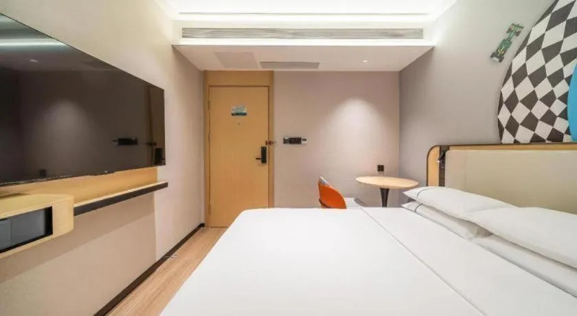 Bed in City Comfort Inn Guangzhou Tiyu West Road Metro Station