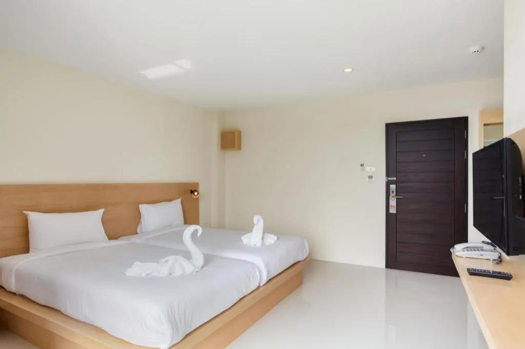 Bed in Le Park Hotel