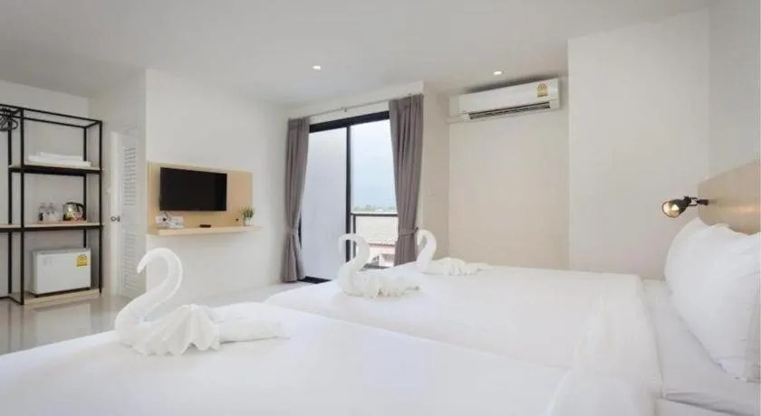 Bed in Le Park Hotel