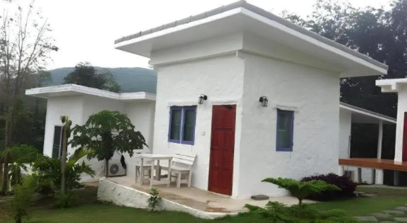 White Rock Resort Pakchong