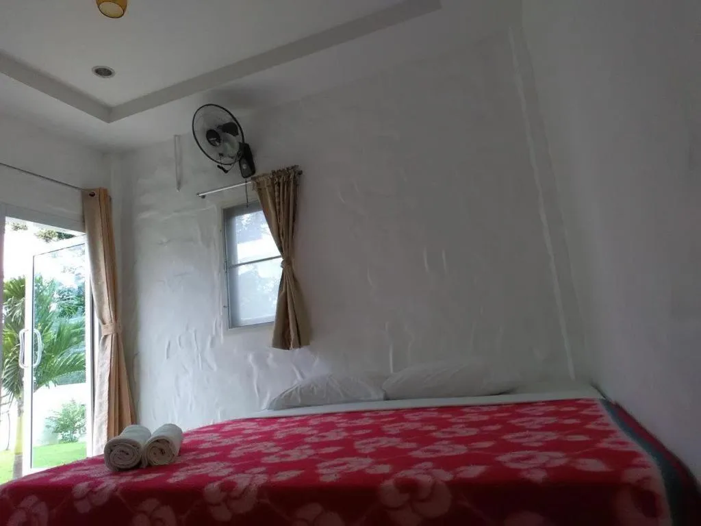 Bed in White Rock Resort Pakchong