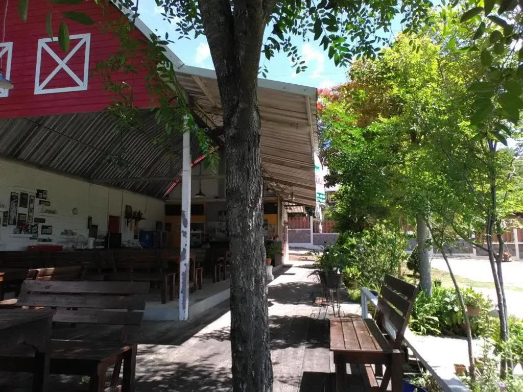 White Rock Resort Pakchong