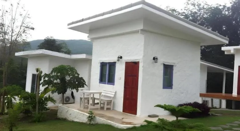 White Rock Resort Pakchong