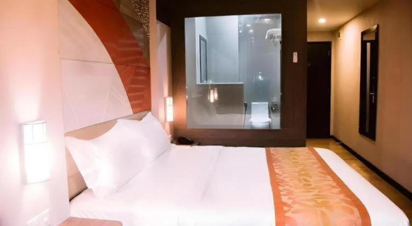 Bed in The Golden Bay Hotel Batam