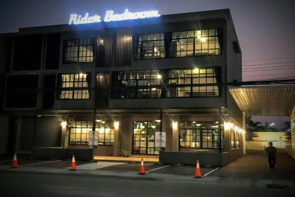 Rider bedroom hostel & cafe