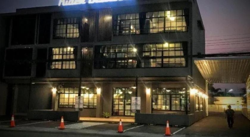 Rider bedroom hostel & cafe