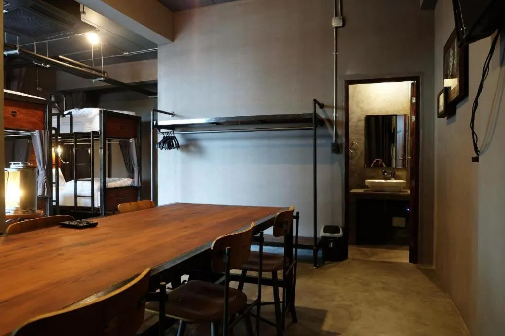 Rider bedroom hostel & cafe