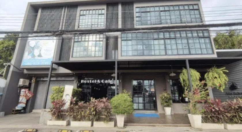 Rider bedroom hostel & cafe