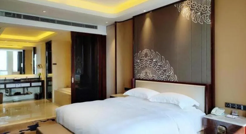 Bed in Beijing Grand Skylight International Hotel