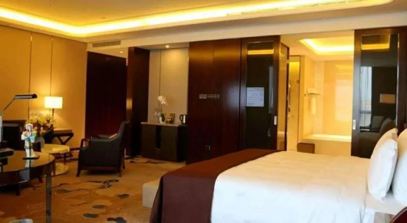 Bed in Beijing Grand Skylight International Hotel