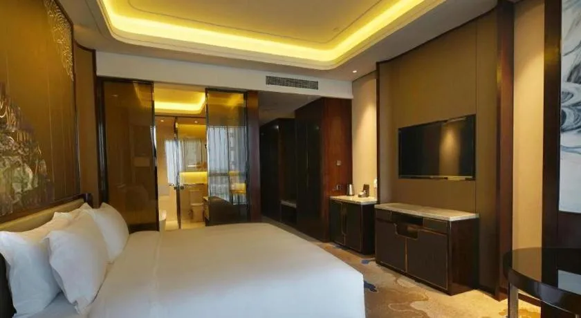 Bed in Beijing Grand Skylight International Hotel