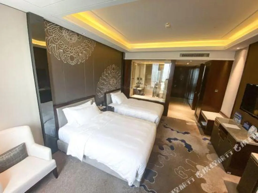 Bed in Beijing Grand Skylight International Hotel