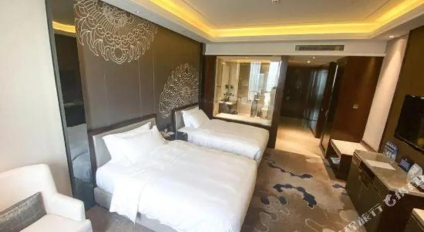 Bed in Beijing Grand Skylight International Hotel