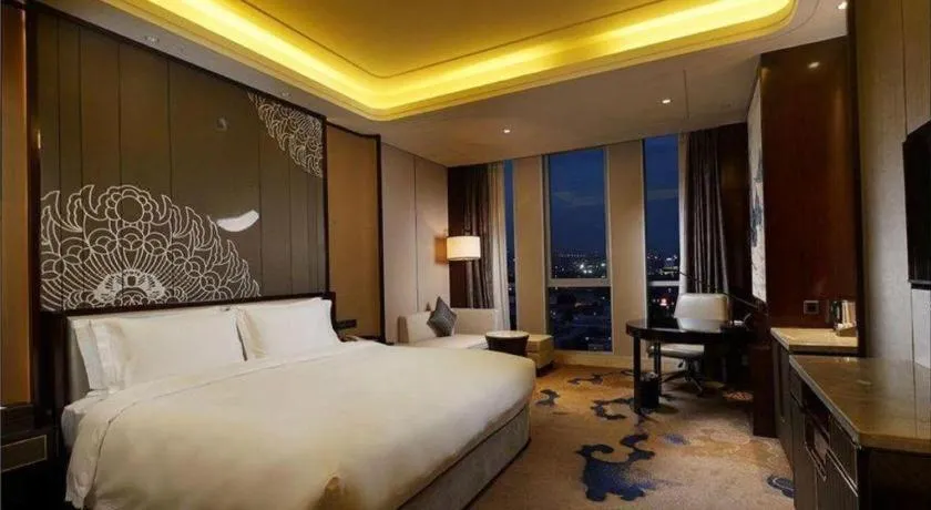 Bed in Beijing Grand Skylight International Hotel