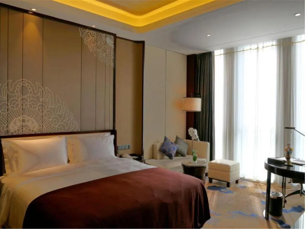 Bed in Beijing Grand Skylight International Hotel