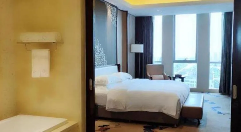 Bed in Beijing Grand Skylight International Hotel