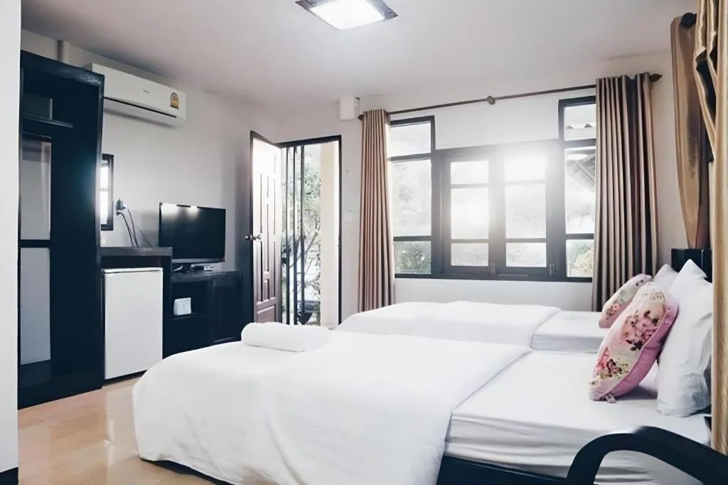 Bed in Ban Noi Resort Phrae