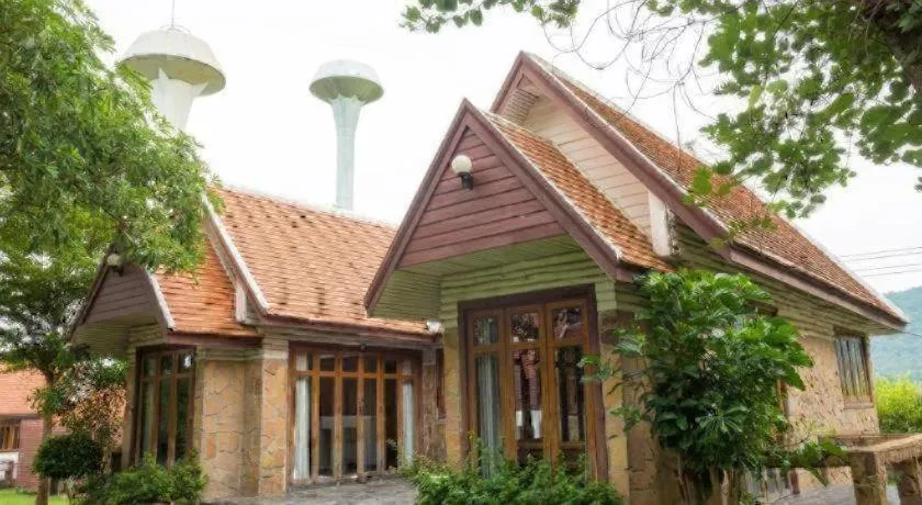 Khao Yai Country Hill Resort