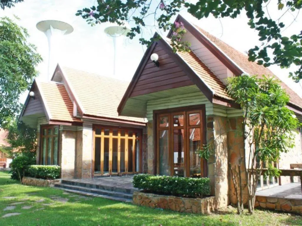 Khao Yai Country Hill Resort