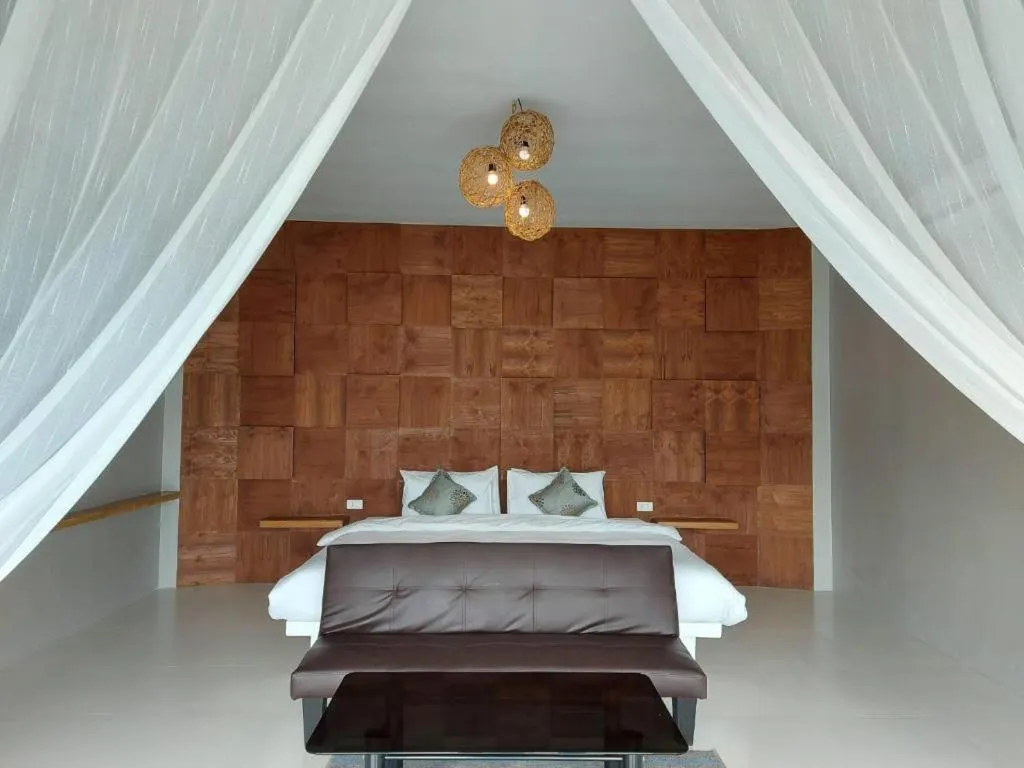 Bed in Tanaosri & Creekside Resort