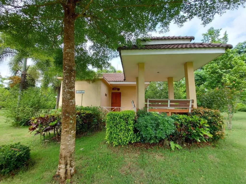 Tanaosri & Creekside Resort