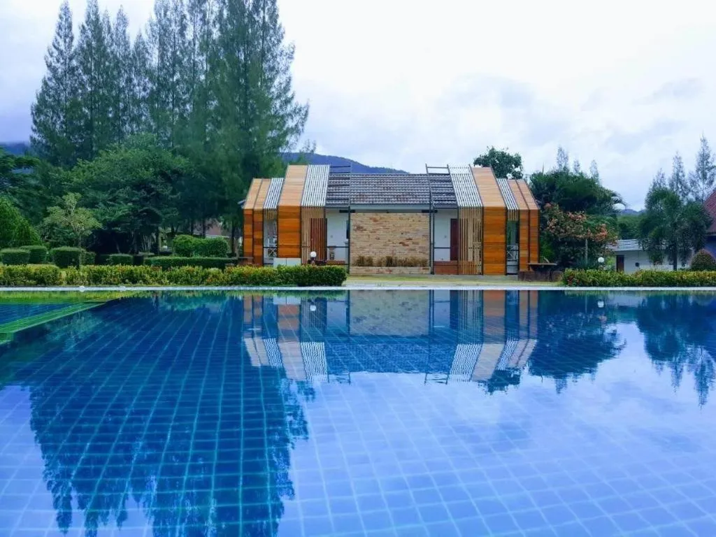 Tanaosri & Creekside Resort