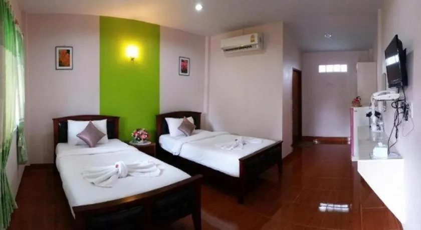 Bed in Tanaosri & Creekside Resort