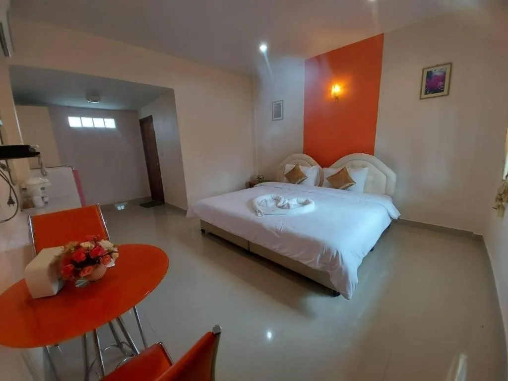 Bed in Tanaosri & Creekside Resort