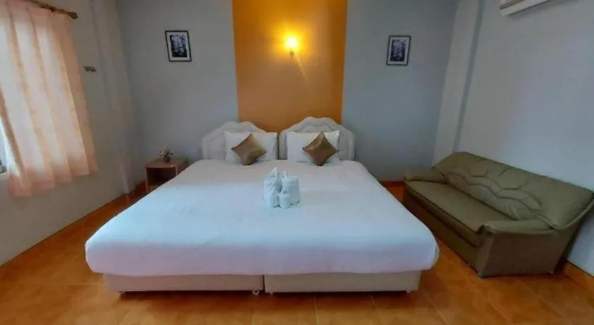 Bed in Tanaosri & Creekside Resort