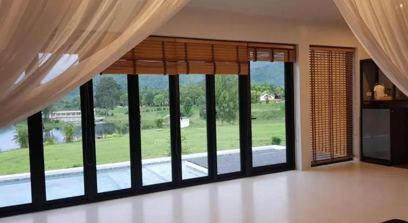 Tanaosri & Creekside Resort