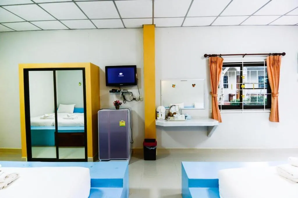 Bed in Tanaosri & Creekside Resort