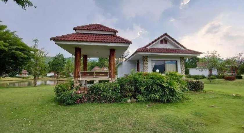 Tanaosri & Creekside Resort