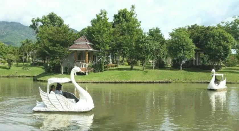 Tanaosri & Creekside Resort