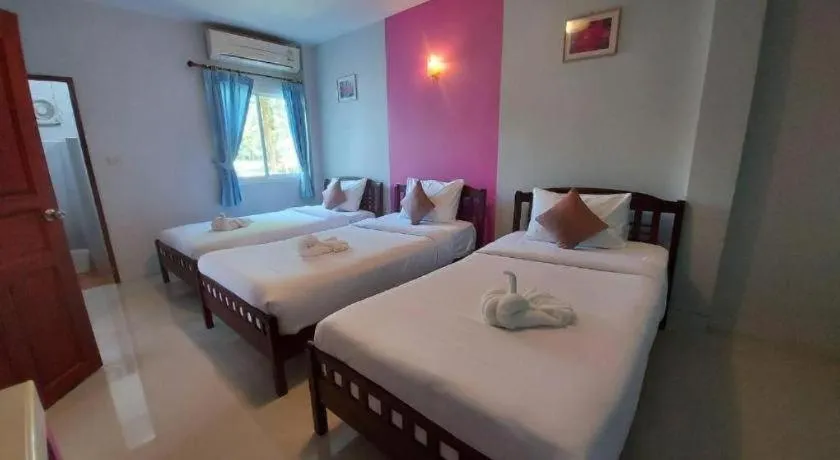 Bed in Tanaosri & Creekside Resort