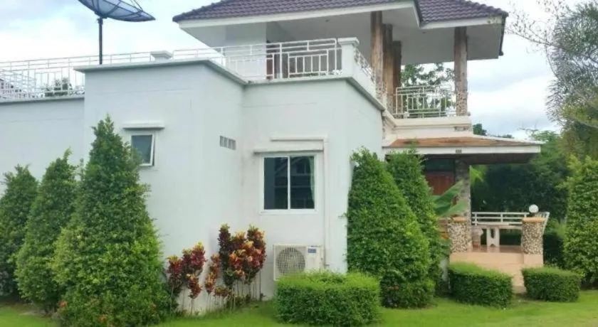 Tanaosri & Creekside Resort