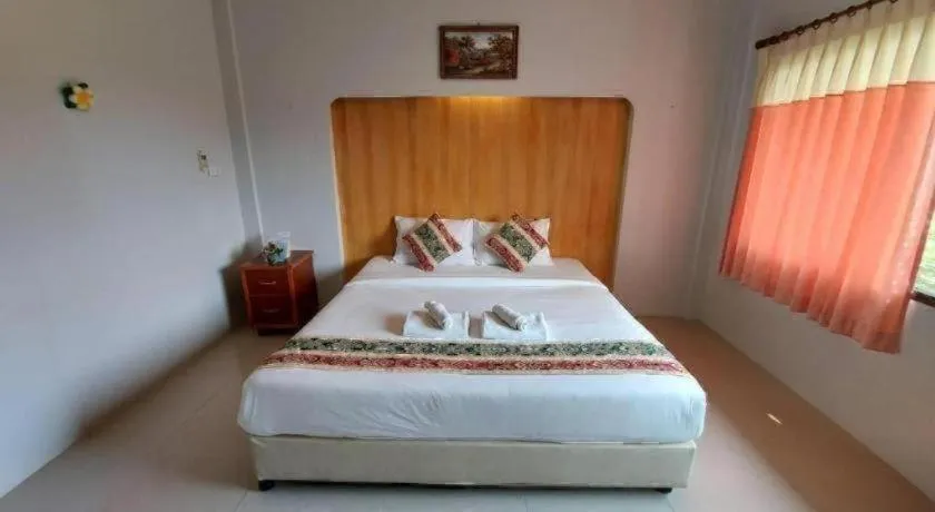 Bed in Tanaosri & Creekside Resort