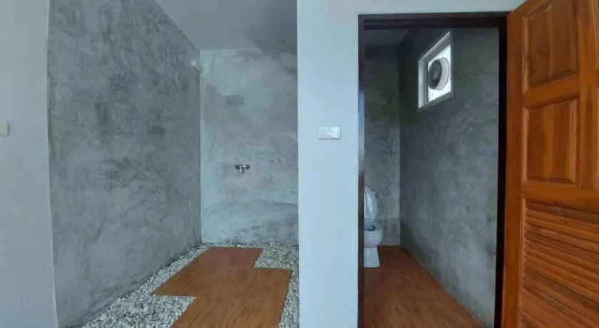 Tanaosri & Creekside Resort