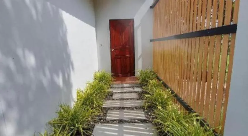 Tanaosri & Creekside Resort