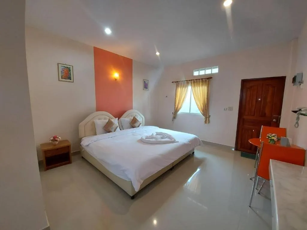 Bed in Tanaosri & Creekside Resort