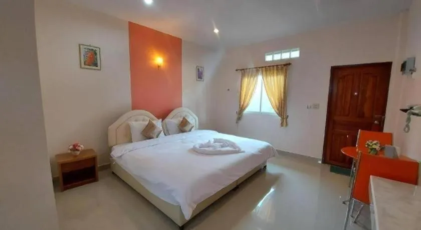 Bed in Tanaosri & Creekside Resort