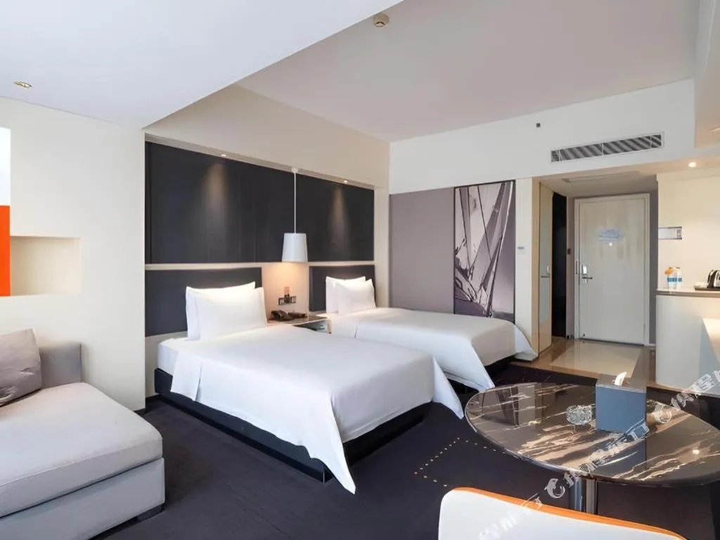 Bed in Aishang Hotel (Lecong Furniture Mall, Foshan)