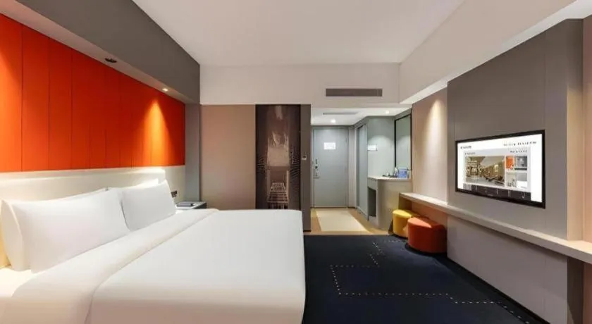 Bed in Aishang Hotel (Lecong Furniture Mall, Foshan)