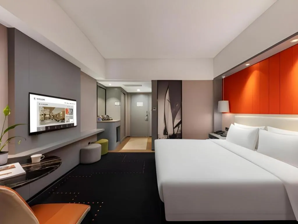 Bed in Aishang Hotel (Lecong Furniture Mall, Foshan)